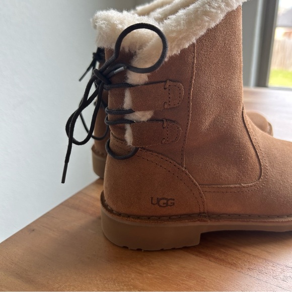 New Ugg Naiyah Suede Lace Up Suede Boots - Picture 3 of 6